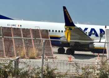 Ryanair Plane From UK to Greece Crashes on Runway Moments After Landing
