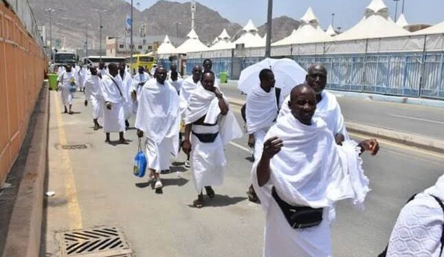 Mecca: Saudi Bans Nigerian Muslims, Other Pilgrims from Taking Selfies at Hajj Sites