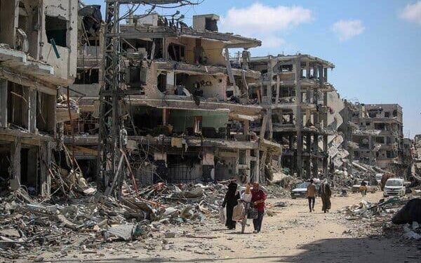 Israeli Strikes Hit Damascus as Gaza Death Toll Continues to Rise