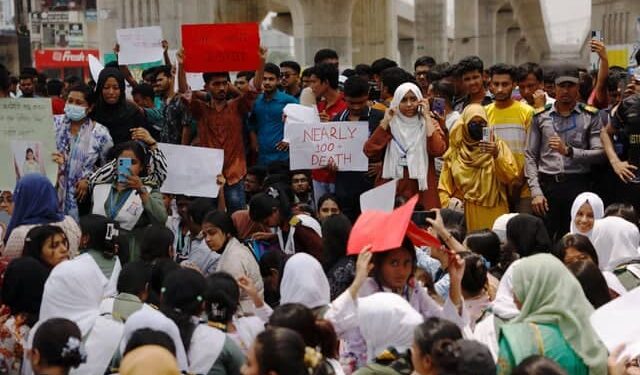 Bangladesh Students Protest After Fighter Jet Crash Kills 31 at School