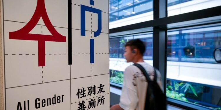 Transgender Rights Advance in Hong Kong With Court Decision on Restroom Use
