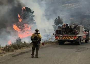 Wildfire in Cyprus Leaves Two Dead, Villages Evacuated as Flames Destroy Homes