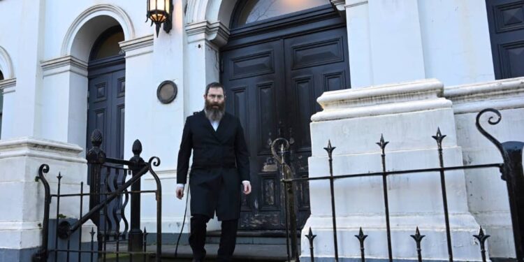 Melbourne Man Arrested Over Synagogue Arson Attack