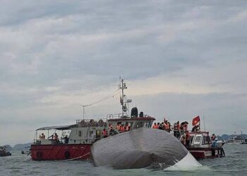 Tour Boat Tragedy in Vietnam Leaves 34 Dead, Several Missing