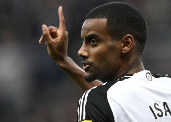 Howe Confident Isak Will Stay At Newcastle