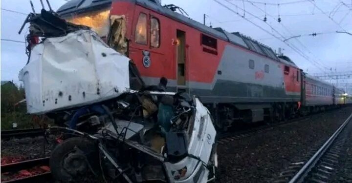 One Dies As Train, Bus Collide In Russia
