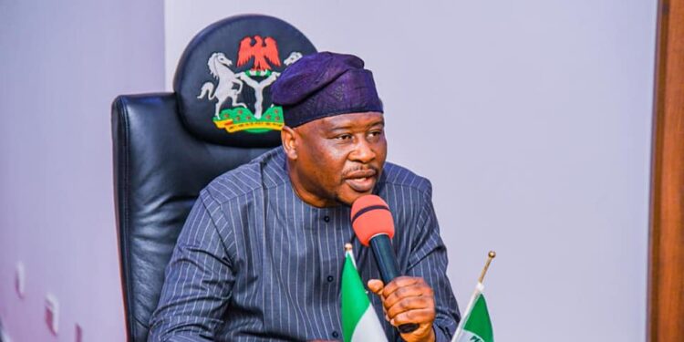 Flood: Adamawa Gov’t Distributes Relief Items To 4,000 Households