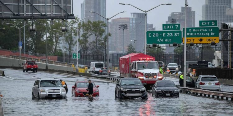 BREAKING: Hochul Declares State Of Emergency In NYC Amid Flash Flood Risk