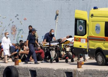 Greece Suspends Asylum Processing for Sea Arrivals to Curb Migrant Surge