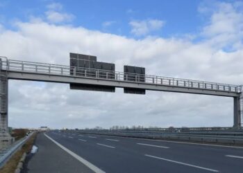 FG to Instal Gantries On Flyovers To Prevent Bridge Damage By Overloaded Trucks