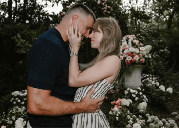 Taylor Swift Announces Engagement To NFL Star Travis Kelce