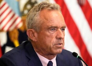 US Cuts mRNA Vaccine Projects Over Respiratory Protection Doubts