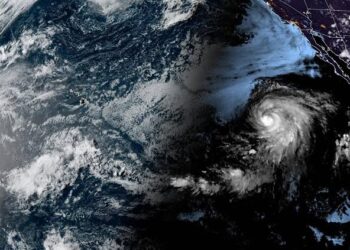 Hurricane Gil Weakens in Eastern Pacific, No Threat to Coastal Areas