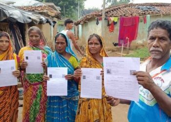 India Bihar Electoral Roll Update Reveals Photo Mismatches Duplicate Records and Dead Voters