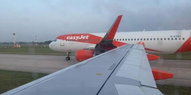 easyJet Aircraft Collide on Runway in Manchester