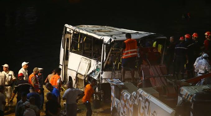 Algiers Bus Crash Kills 18, Sparks National Mourning