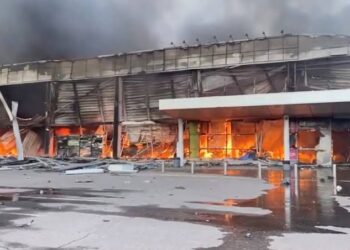 Russian Strike Hits Kremenchuk as Trump Pledges Security Support for Ukraine