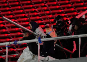 Violent Clashes Force Abandonment of Copa Sudamericana Match in Buenos Aires