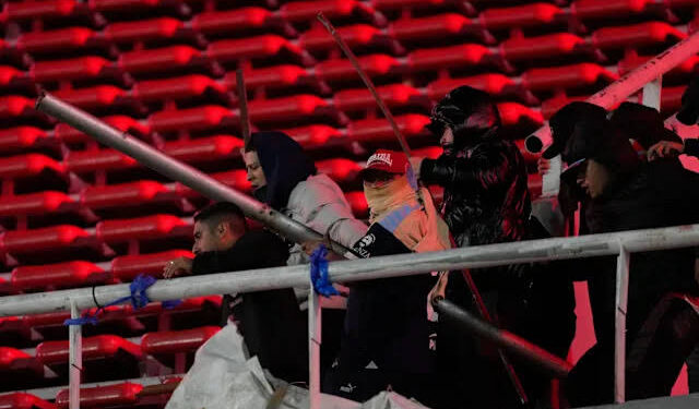 Violent Clashes Force Abandonment of Copa Sudamericana Match in Buenos Aires