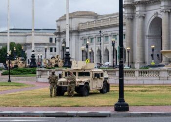 Trump Escalates Clash With Democrats by Expanding National Guard Plans