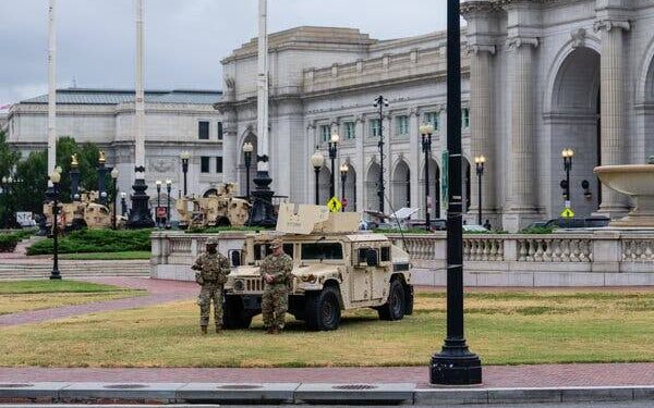 Trump Escalates Clash With Democrats by Expanding National Guard Plans