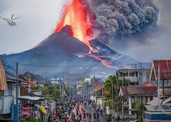 Mount Lewotobi Erupts Again, Sending Ash 18 Kilometers Into the Sky