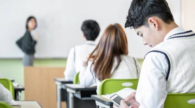South Korea Enforces Nationwide Ban on Phones in Classrooms
