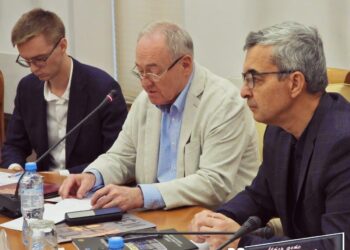 Round Table Highlights Importance of Russian Military Traditions in SMO