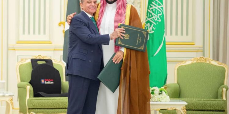 Saudi Arabia, Pakistan Sign Mutual Defense Pact as Gulf Arab States Grow Wary of US Security Guarantees