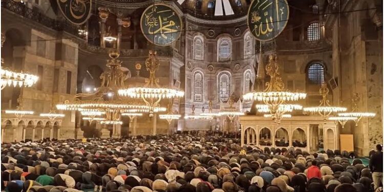 Muslims Worldwide Celebrate Prophet Muhammad’s Birthday With Faith and Tradition