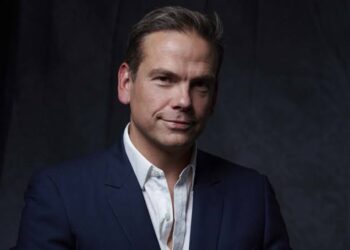 Lachlan Murdoch Secures Control of Family Media Empire