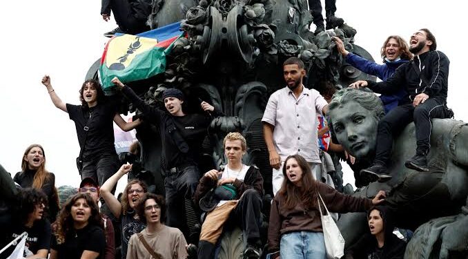 France Protests Rock New PM’s First Day with 280 Arrested