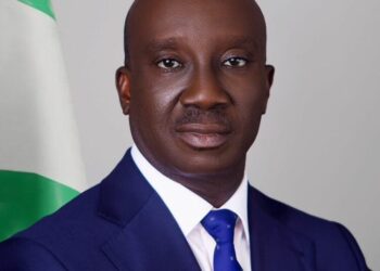 Edo Governor Threatens to Sack Incompetent Contractors