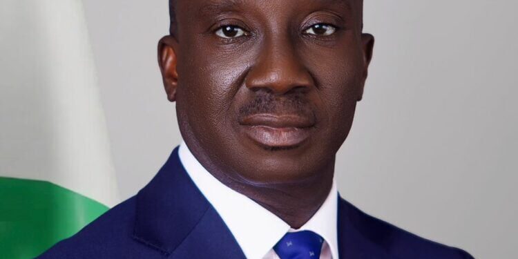 Edo Governor Threatens to Sack Incompetent Contractors