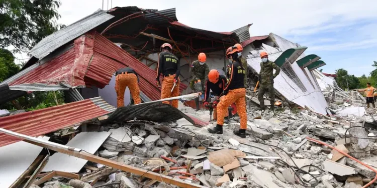 Earthquake Kills 72 in Philippines