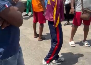 BREAKING: Protest Erupts at NIS Institute in Lagos Over Certificate Dispute