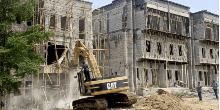 Abuja: FCTA Demolishes 11 Buildings Under High Tension In Apo-Dutse