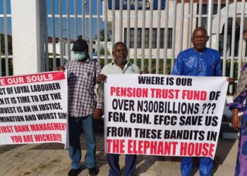 Retirees Protest at First Bank Suleja Over Poor Welfare Package