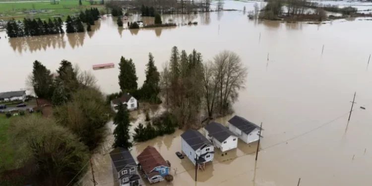 Severe Floods Force Mass Evacuations in Washington