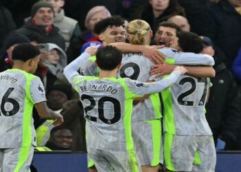 Man City Smash Palace To Fire Title Warning, Villa Extend Winning Run