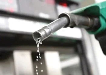 Petrol Price Drops to ₦699 as Dangote Refinery Adjusts Rates