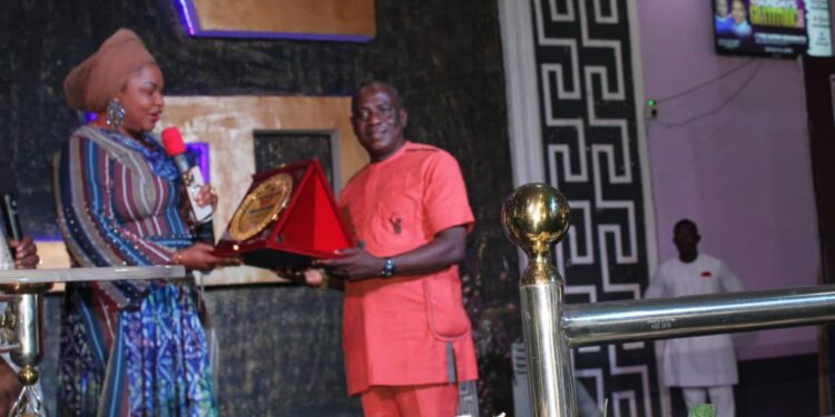 C’River: Senator Eteng Jones Honoured with Kingdom Pillar Award