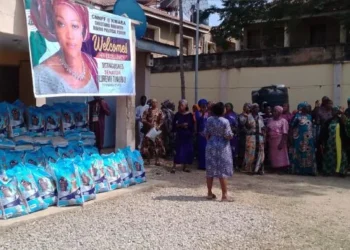 Remi Tinubu Distributes 1,000 Bags of Rice to Kwara Widows, Indigents