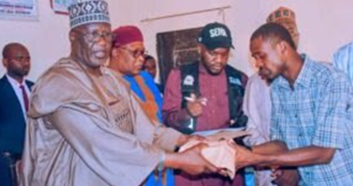 Yobe Donates N20 Million to Victims of Boat Accident