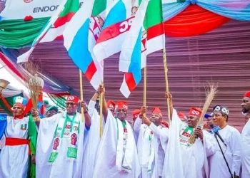 Five PDP Lawmakers Defect to APC in Osun