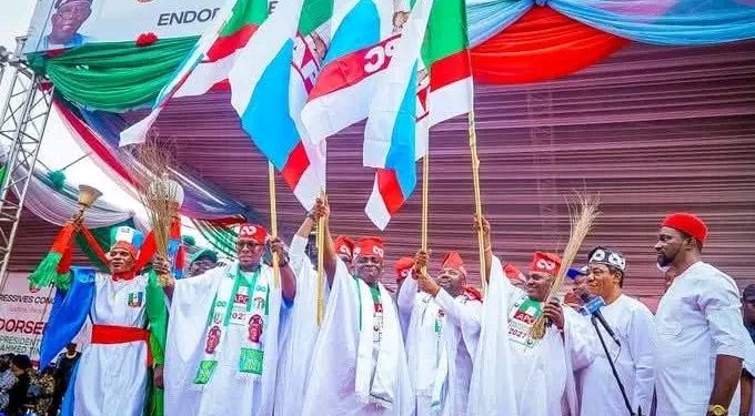 Five PDP Lawmakers Defect to APC in Osun