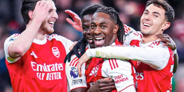 Arsenal Run Riot in Derby to Close in on Title