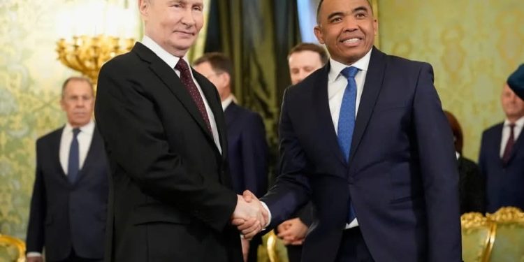 Putin Meets Madagascar’s New Leader in Moscow