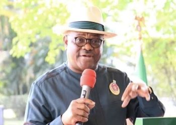 Wike Gives FCT Contractors Three-day Ultimatum to Clear Refuse in Satellite Towns