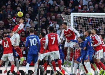 Arsenal Edge 10-Man Chelsea To Reclaim Five-Point Lead